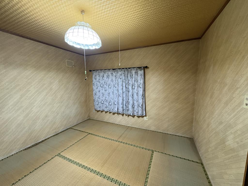 高栄東町３丁目１７１番　戸建て 内観