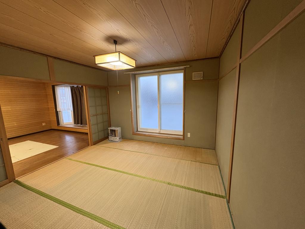 高栄東町３丁目１７１番　戸建て 内観