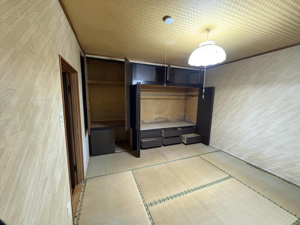 高栄東町３丁目１７１番　戸建て 内観