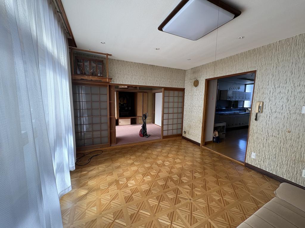 桜町３丁目２６番　戸建て 内観