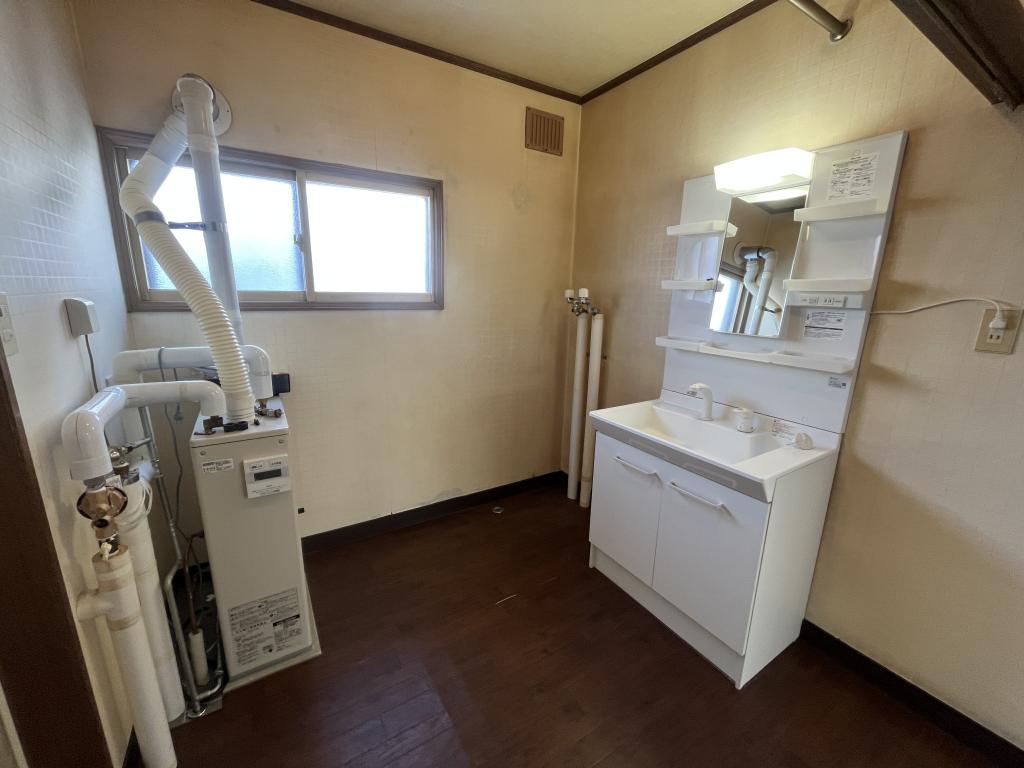 青葉町１８番　戸建て 内観