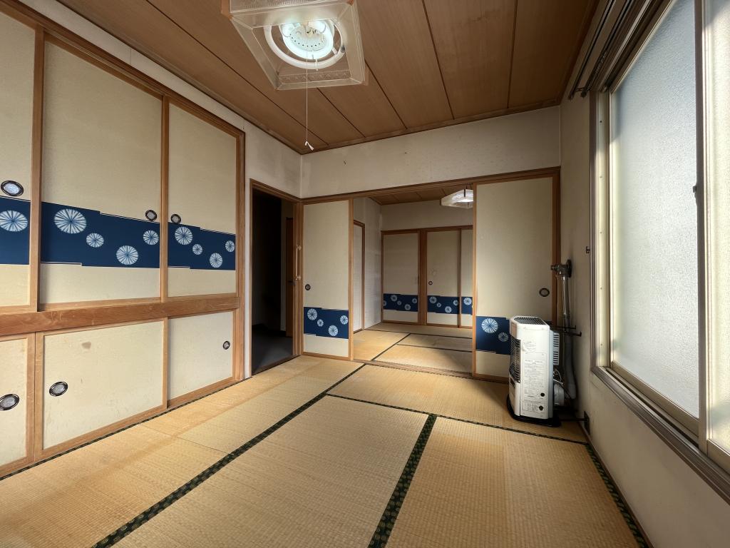 青葉町１８番　戸建て 内観