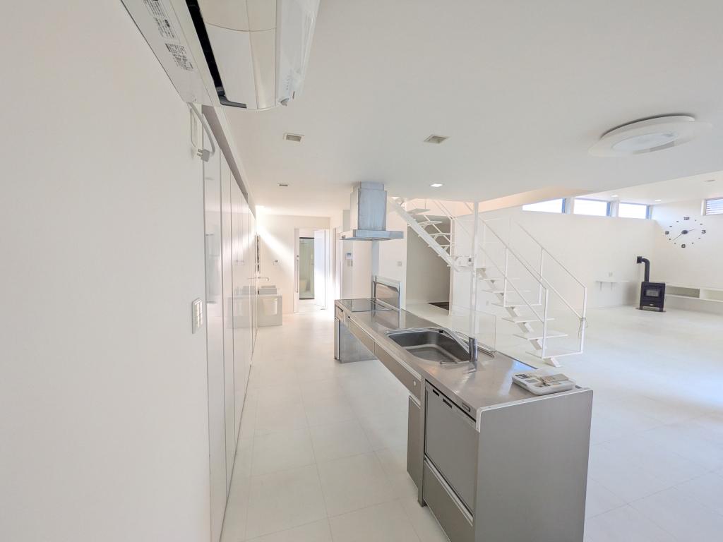 無加川町６３９番　戸建て 内観