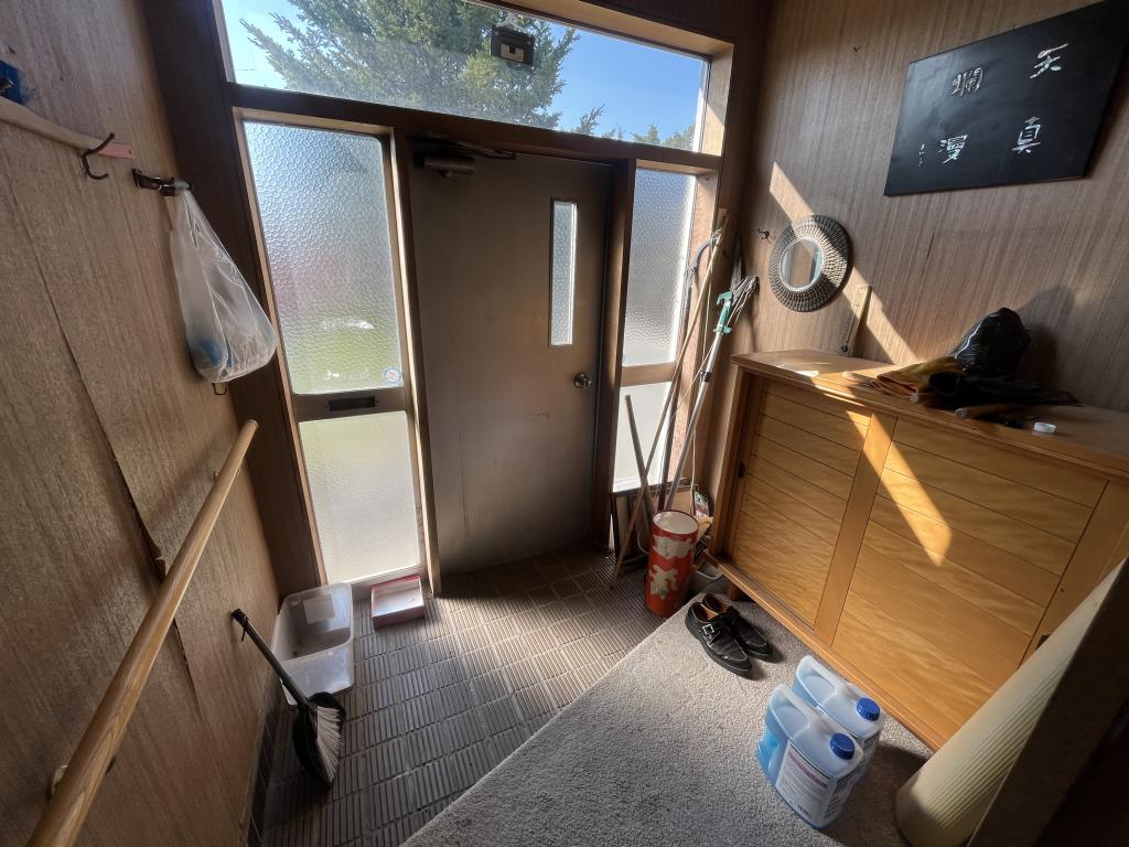 北３条東６丁目２番　戸建て 内観