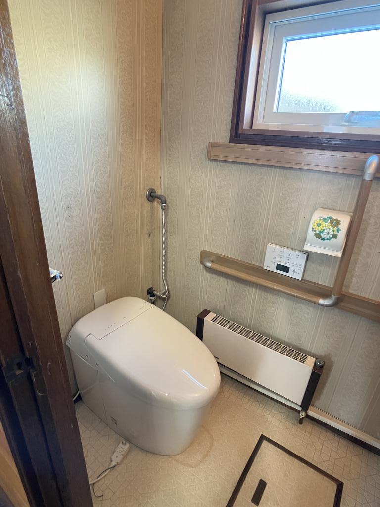東三輪４丁目１６番　戸建て 内観