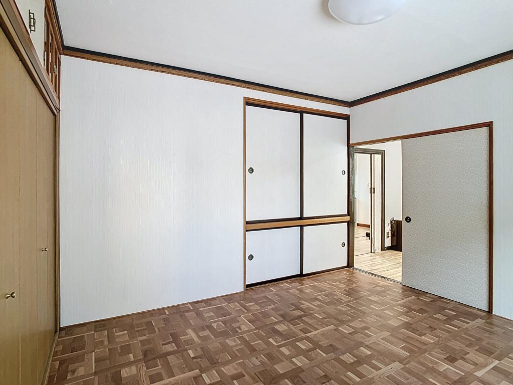 東三輪４丁目１６番　戸建て 内観