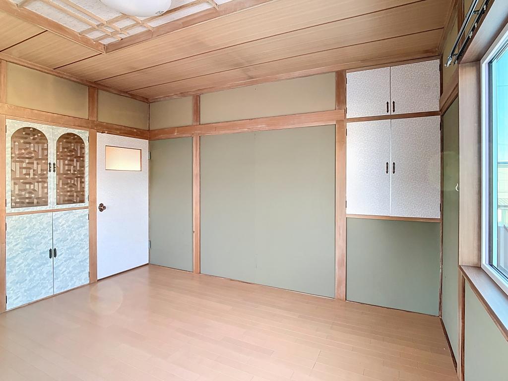 東三輪４丁目１６番　戸建て 内観