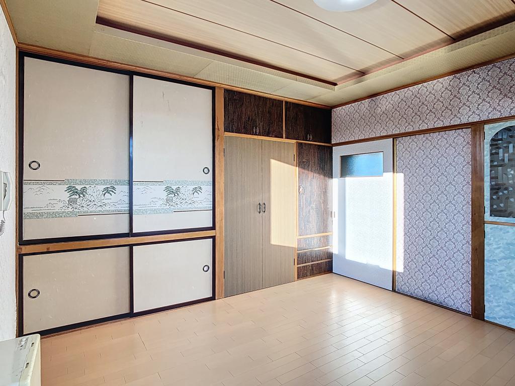 東三輪４丁目１６番　戸建て 内観