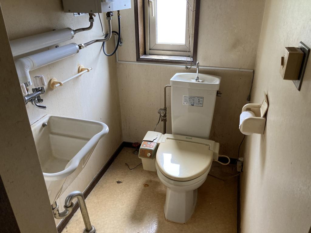 公園町１番　戸建て 内観