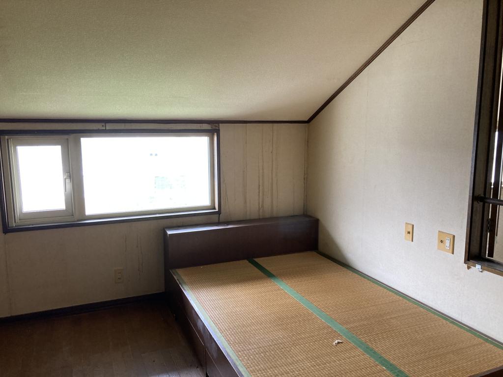 公園町１番　戸建て 内観