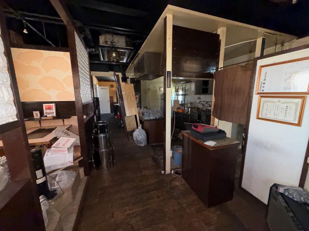 店舗　美山町西５丁目47番地42 内観