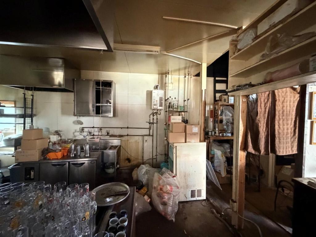 店舗　美山町西５丁目47番地42 内観