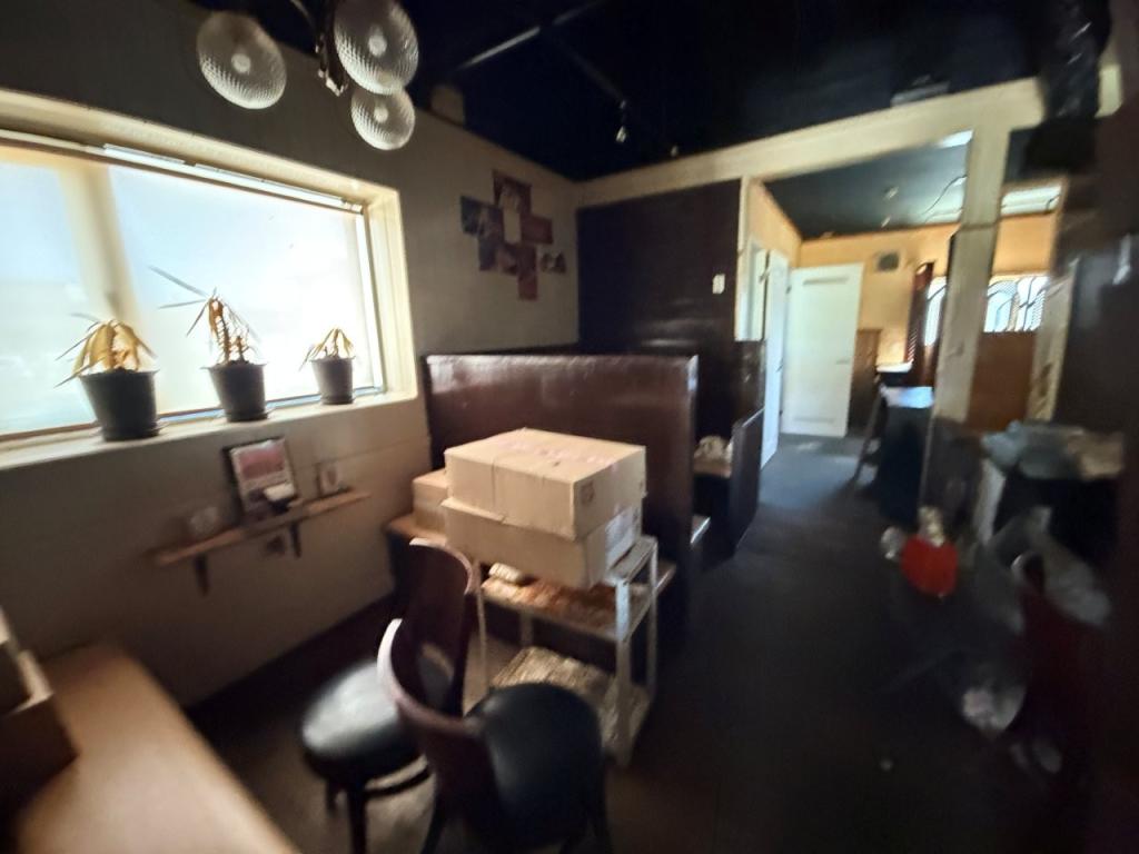 店舗　美山町西５丁目47番地42 内観