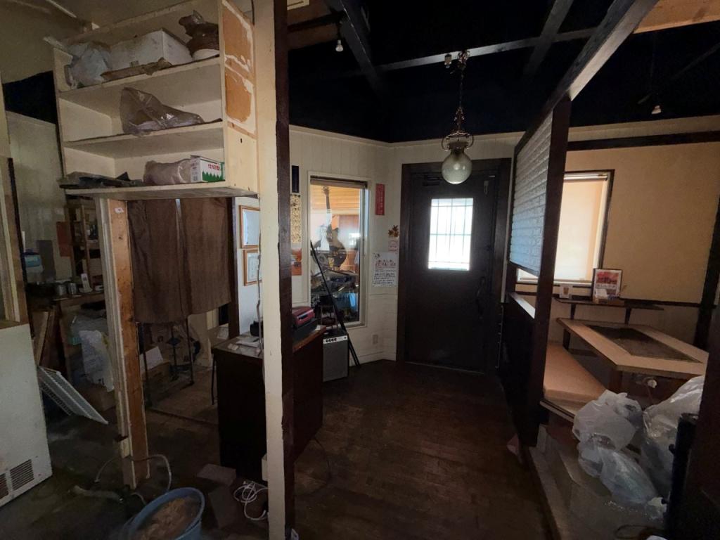 店舗　美山町西５丁目47番地42 内観