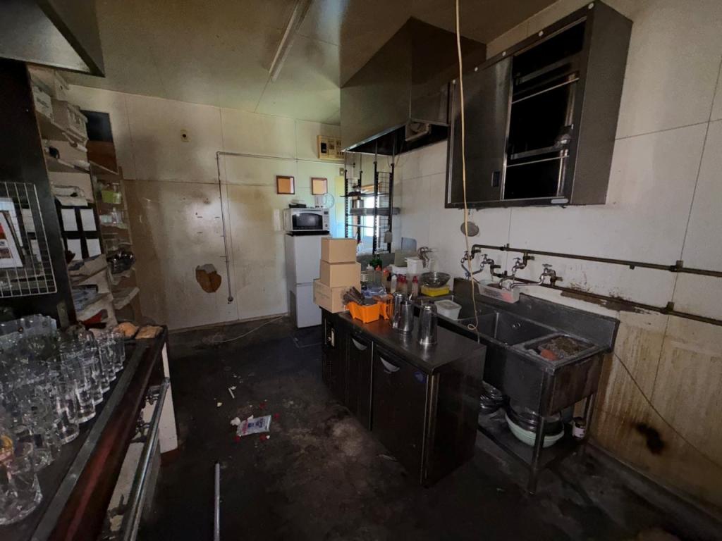 店舗　美山町西５丁目47番地42 内観