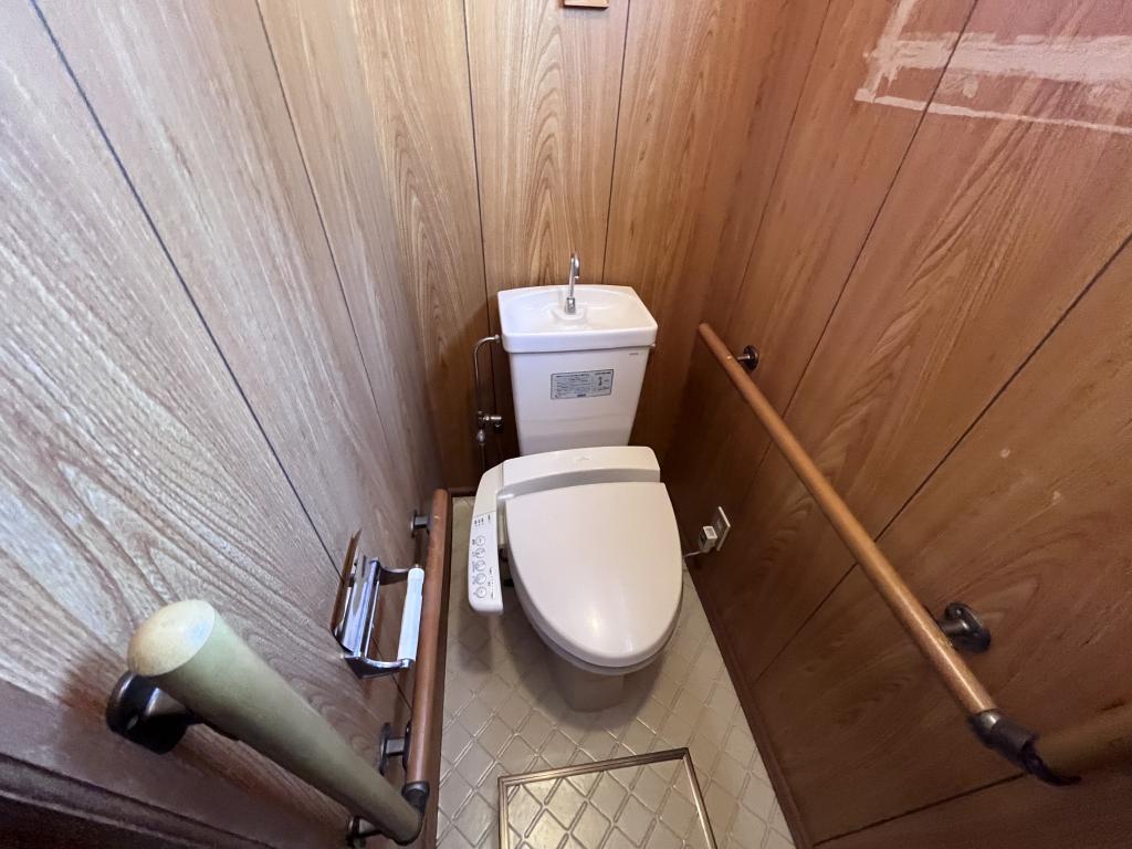 高栄西町３丁目１７８番　店舗付住居 内観