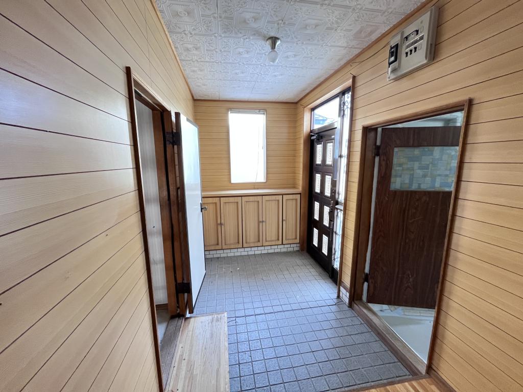 高栄西町３丁目１７８番　店舗付住居 内観