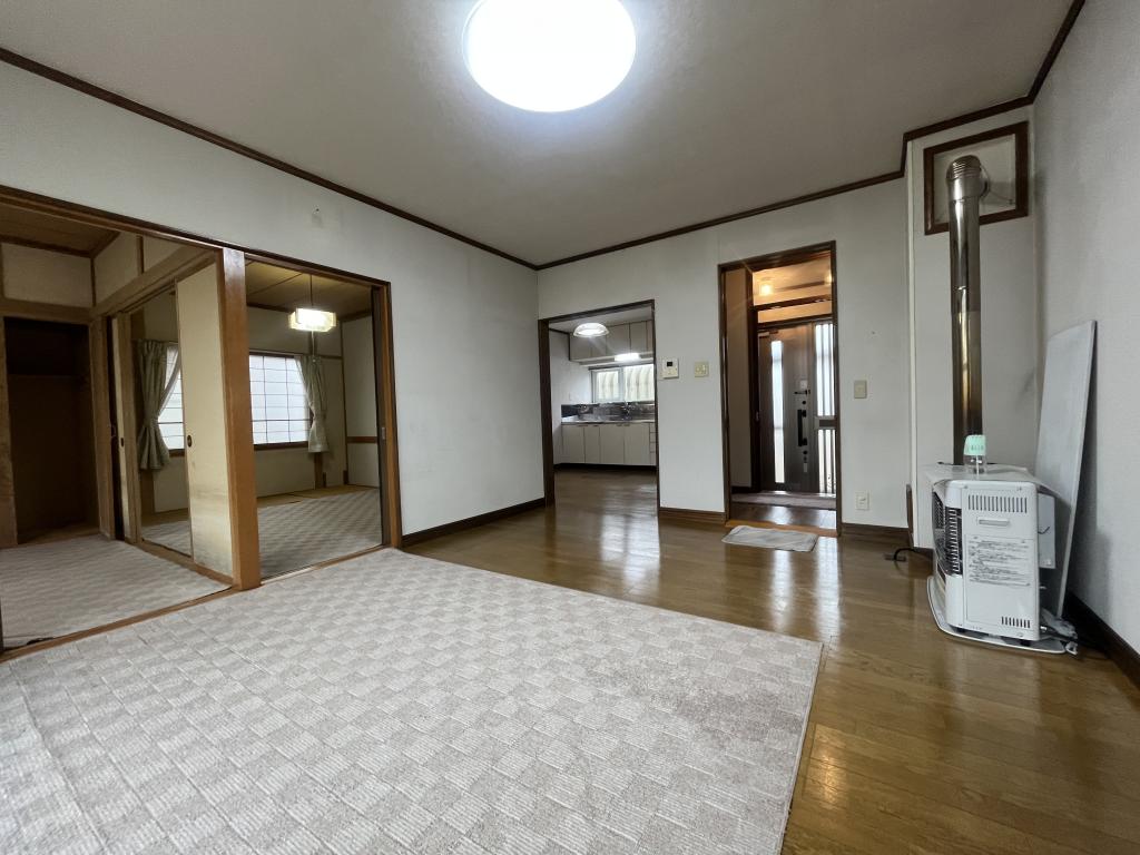 錦町１８０番　戸建て 内観