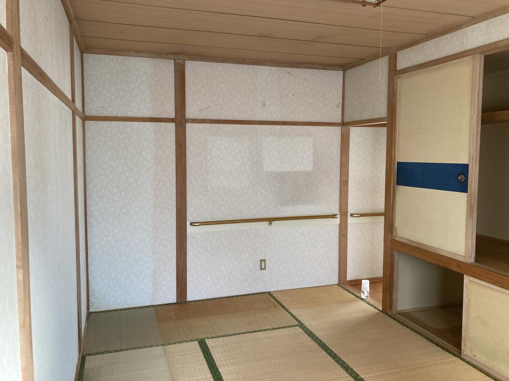 高栄東町１丁目１４７番　戸建て 内観