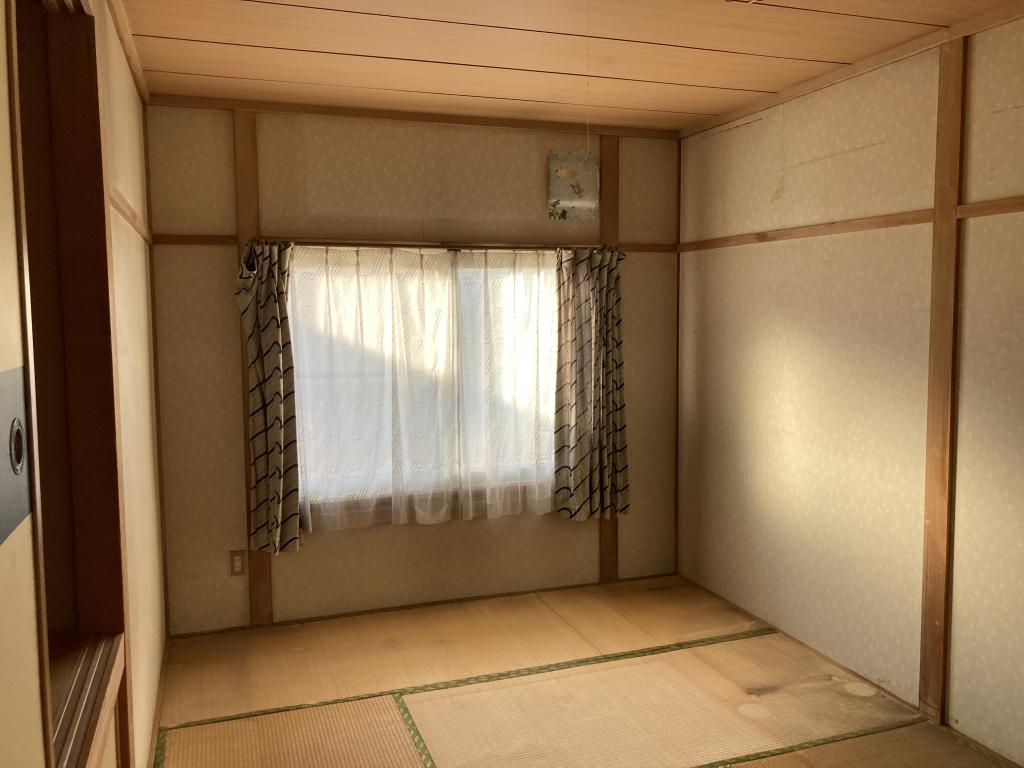 高栄東町１丁目１４７番　戸建て 内観