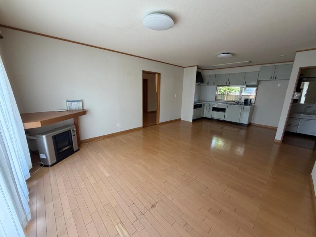 中古戸建　美芳町６丁目1番地11 内観