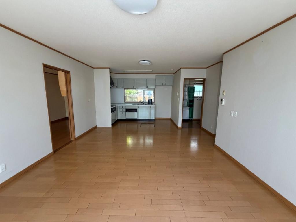 中古戸建　美芳町６丁目1番地11 内観