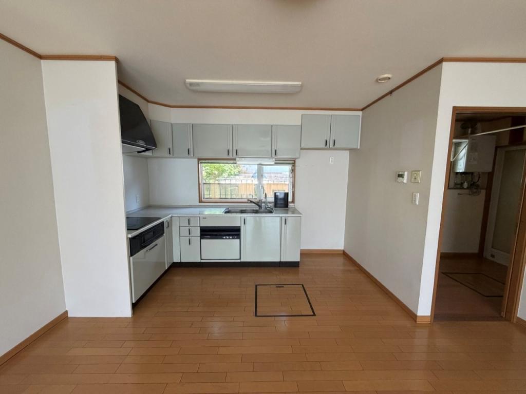 中古戸建　美芳町６丁目1番地11 内観
