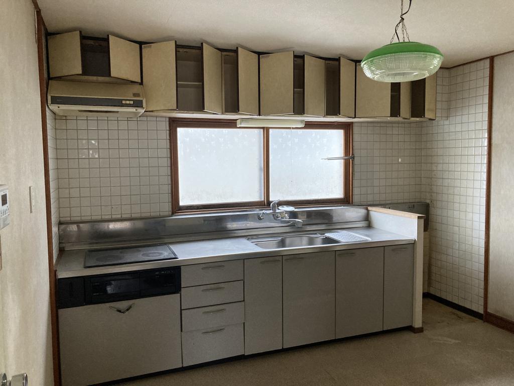 東三輪１丁目９１番　戸建て 内観