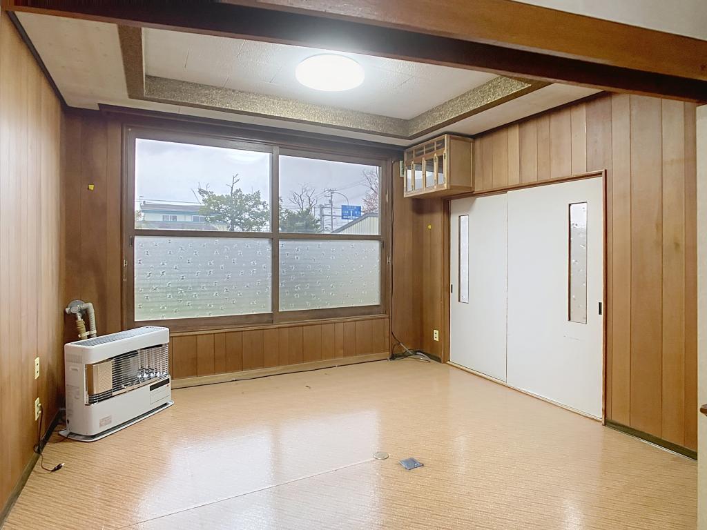 東陵町１０番　戸建て 内観