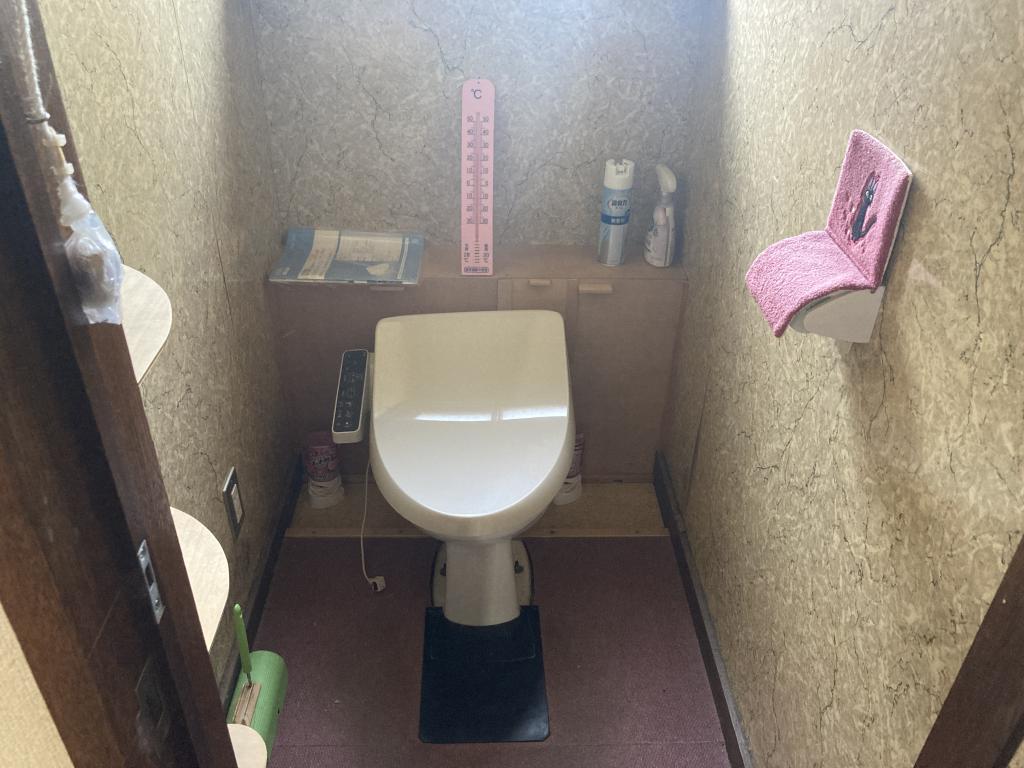 卸町２丁目１番　戸建て 内観