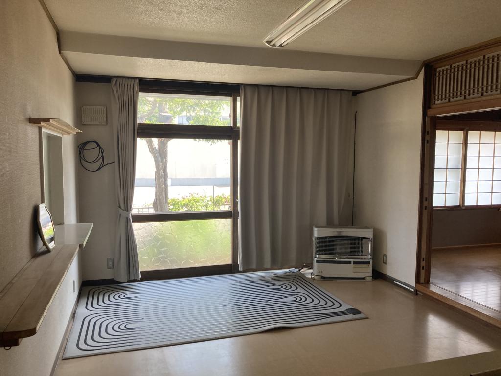卸町２丁目１番　戸建て 内観