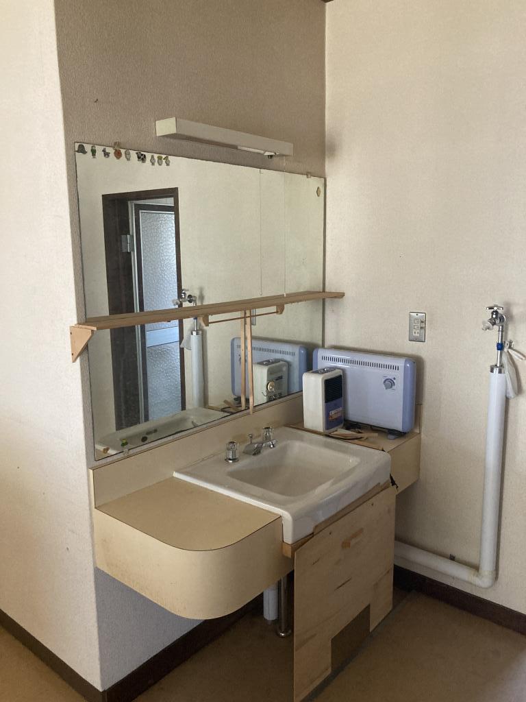 卸町２丁目１番　戸建て 内観
