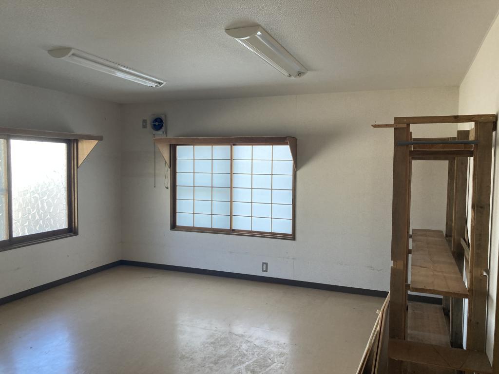 卸町２丁目１番　戸建て 内観