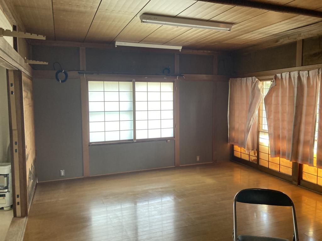 卸町２丁目１番　戸建て 内観