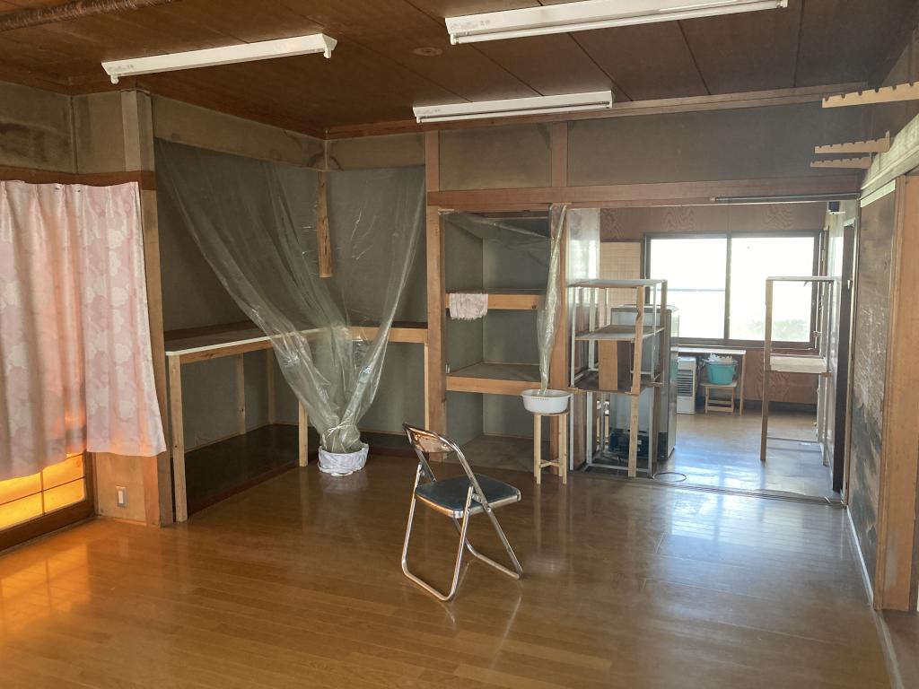 卸町２丁目１番　戸建て 内観