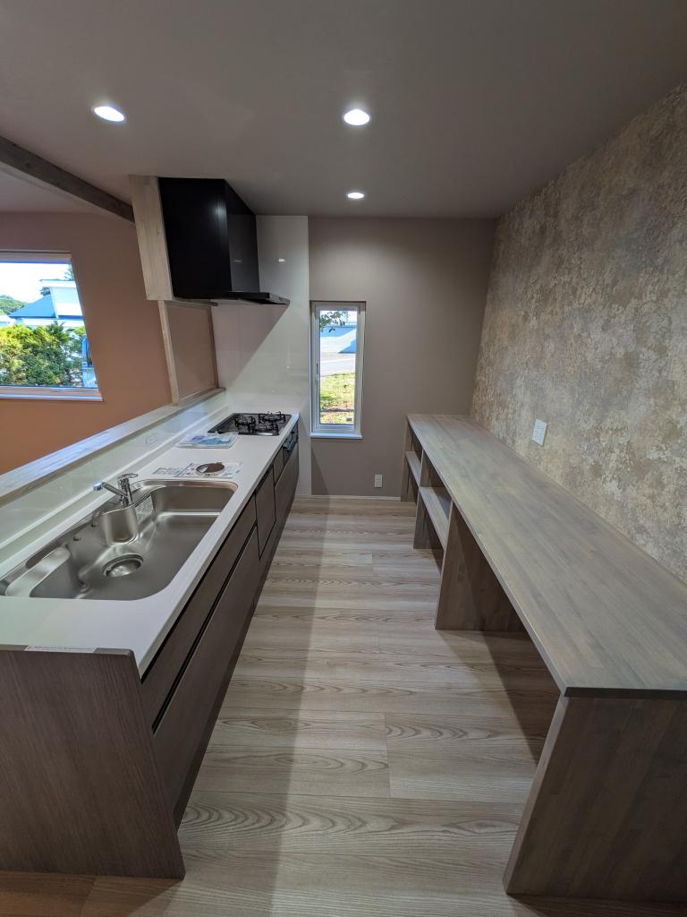 美山町南１０丁目３７番　戸建て 内観