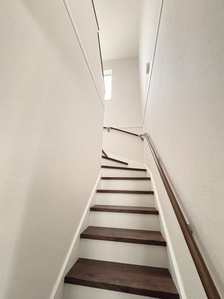 東三輪４丁目１６番　戸建て 内観