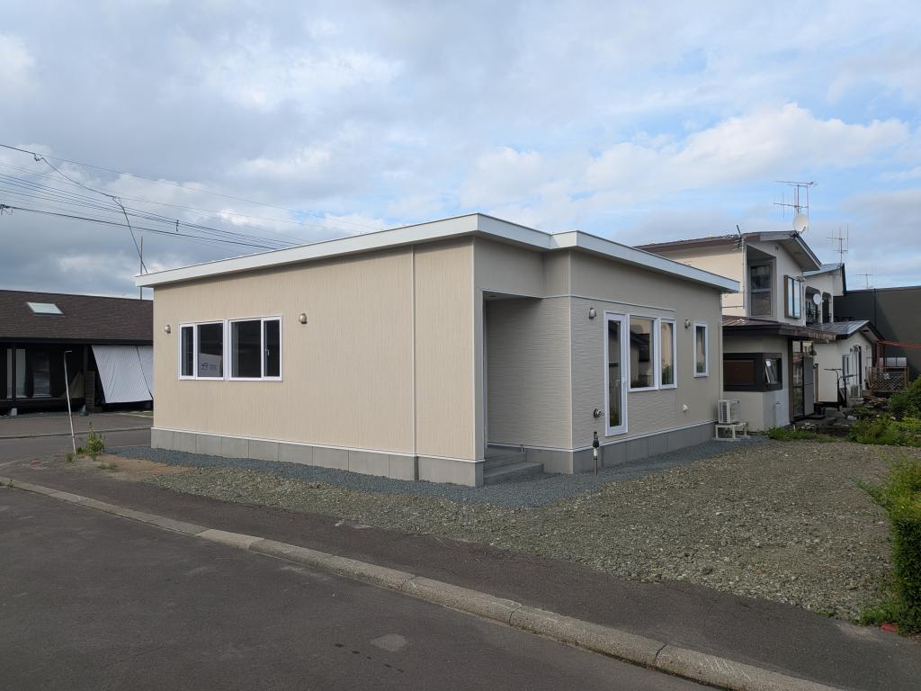 高栄東町４丁目１６４番　戸建て