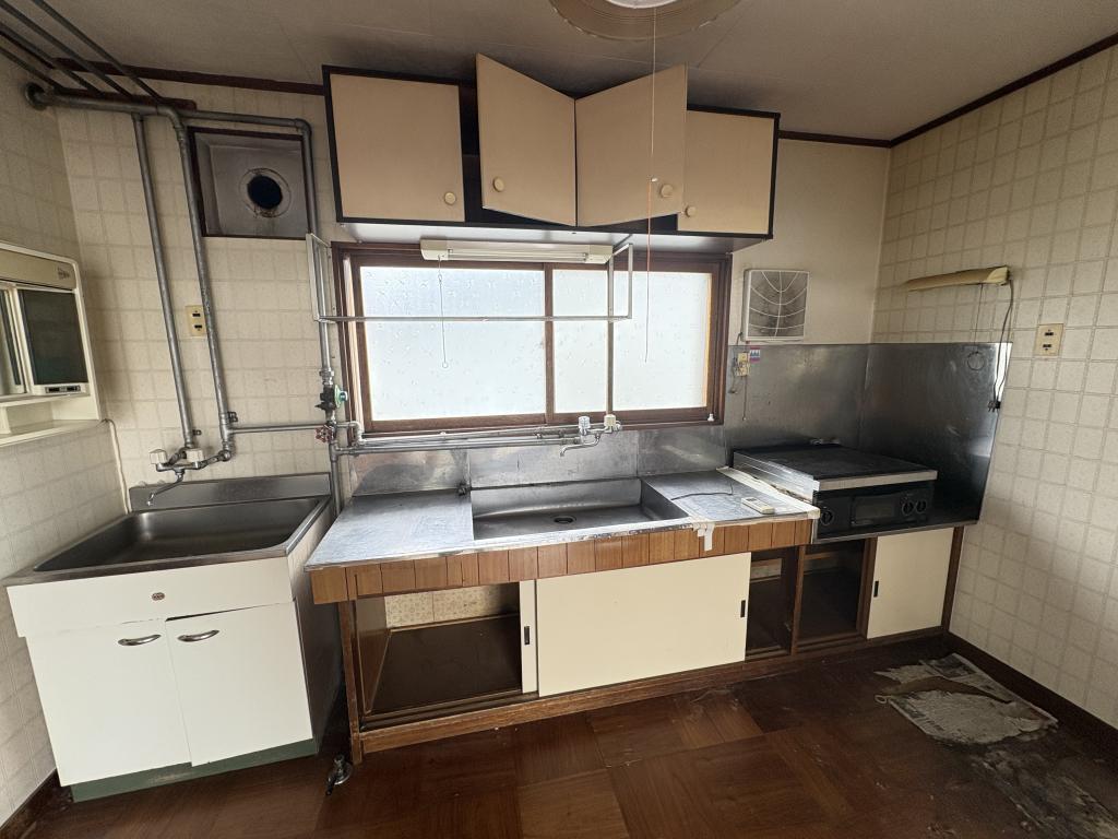 柏陽町５５７番　戸建て 内観