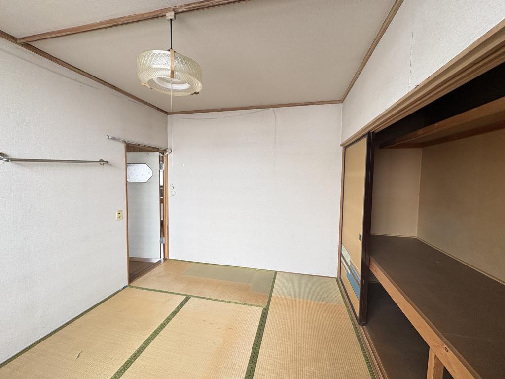 柏陽町５５７番　戸建て 内観