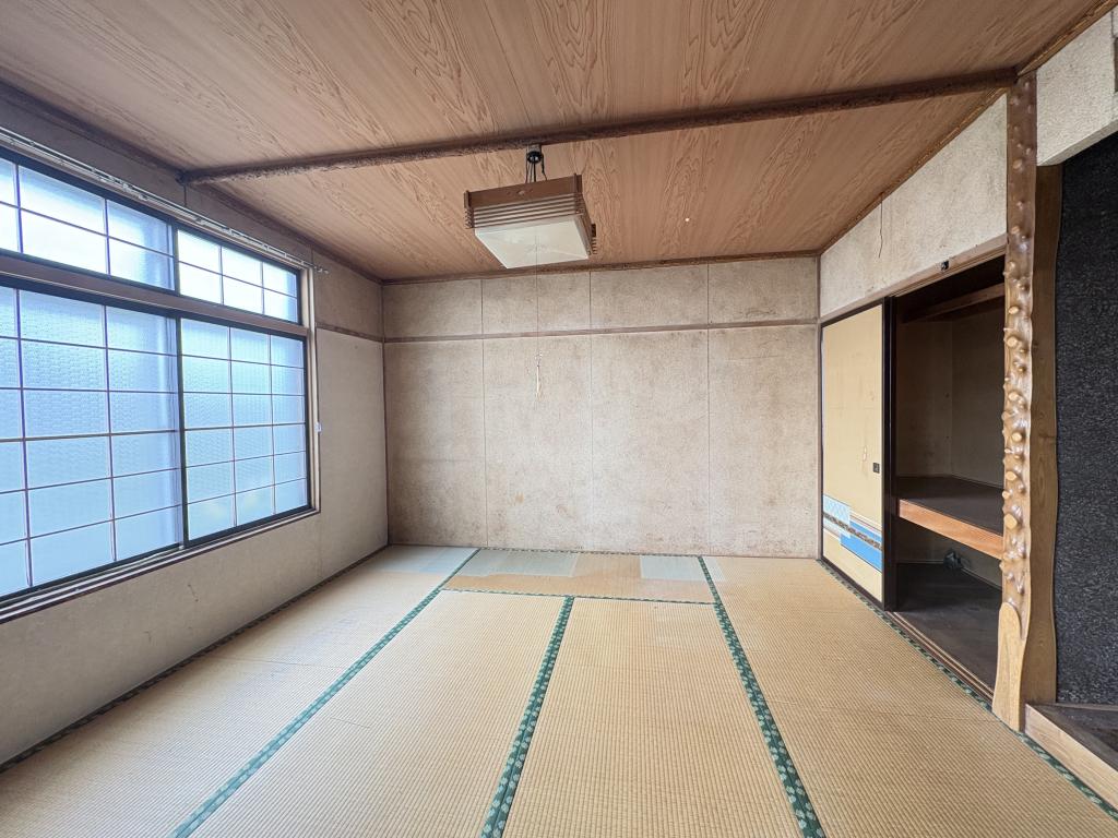 柏陽町５５７番　戸建て 内観