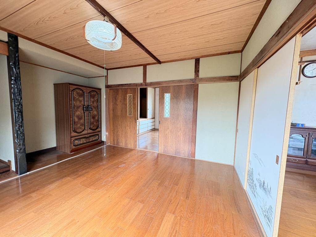 川東３４０番　戸建て 内観