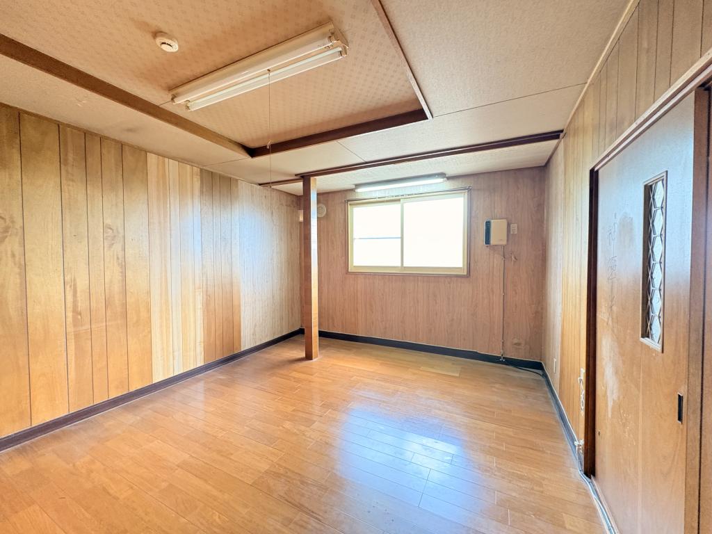 川東３４０番　戸建て 内観