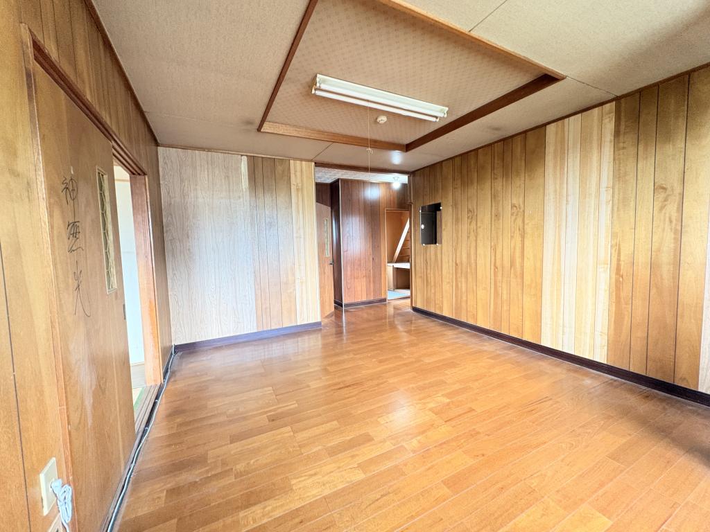 川東３４０番　戸建て 内観