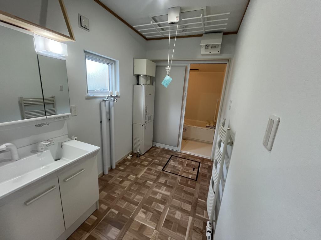 美芳町９丁目３番　戸建て 内観