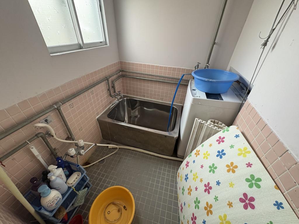 美山町南２丁目９番　戸建て 内観