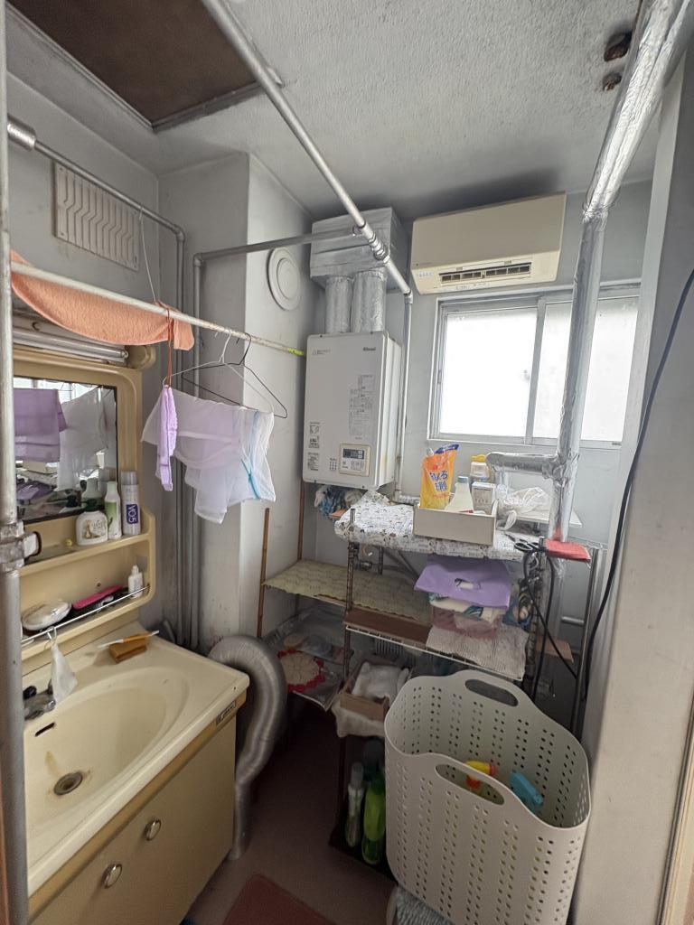 美山町南２丁目９番　戸建て 内観