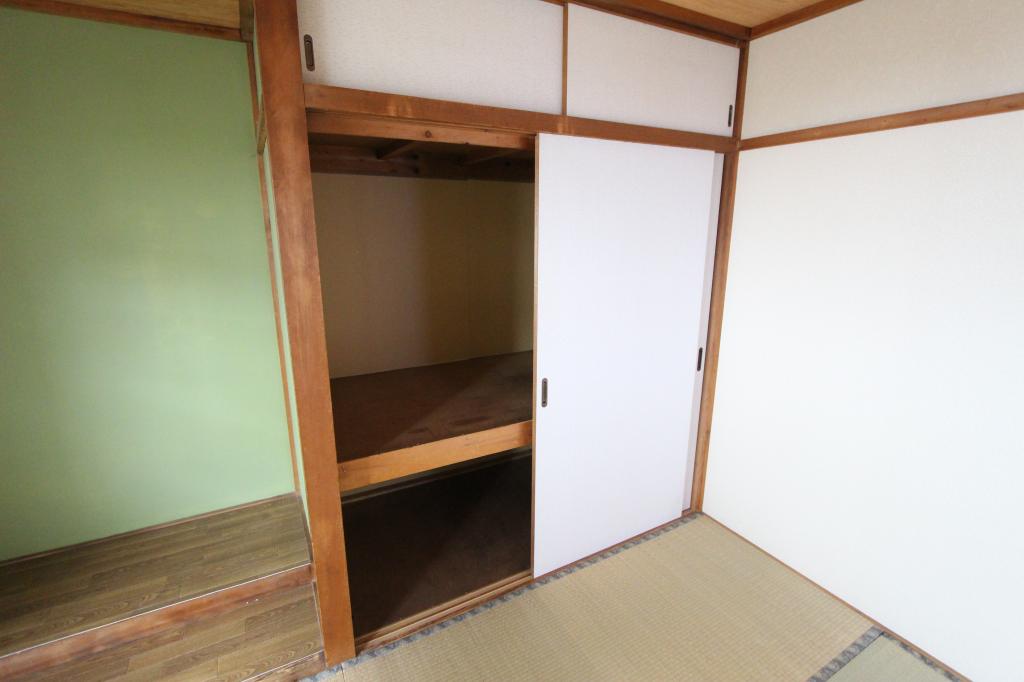 東陵町２８番　戸建て 内観