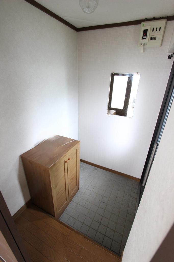 東陵町２８番　戸建て 内観