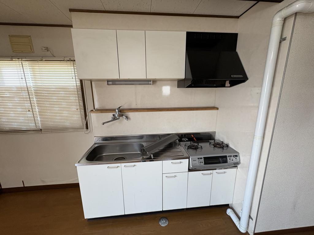 中央三輪２丁目３９９番　戸建て 内観